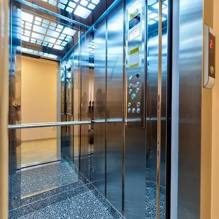 La Casa De Luxe 4 *